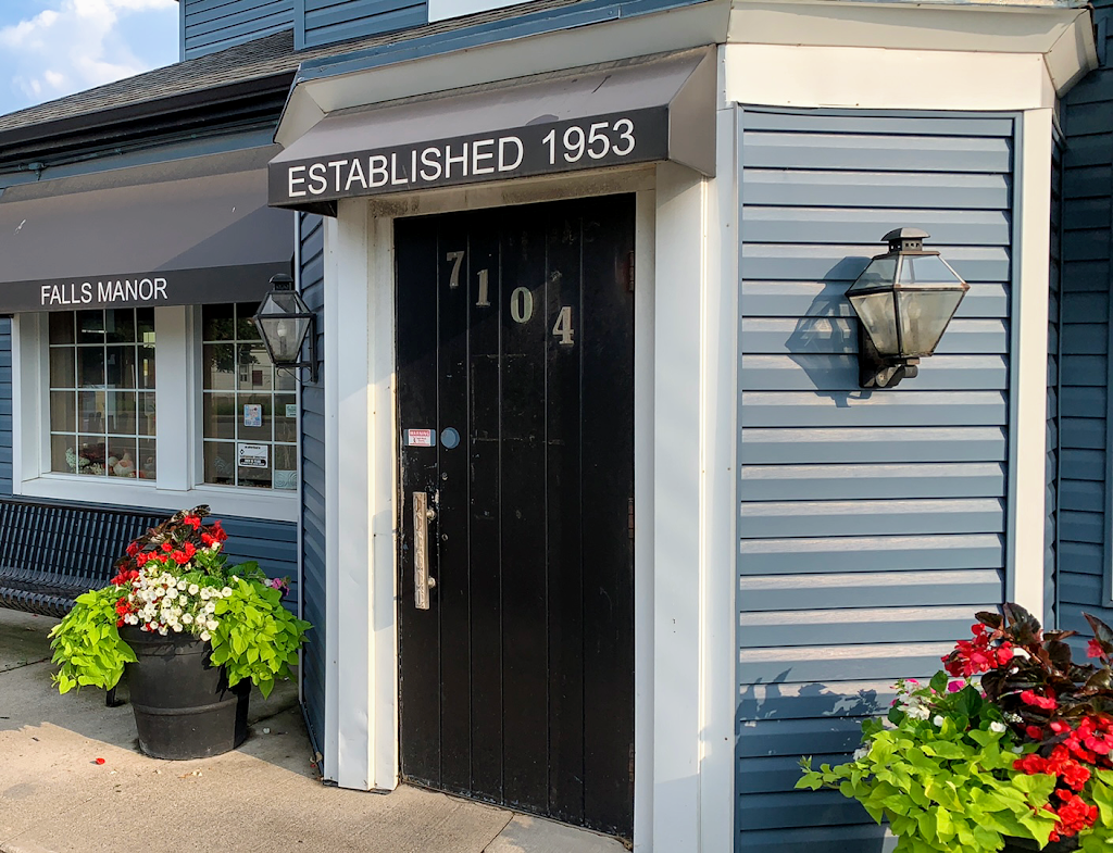 Falls Manor Restaurant in Niagara-Falls
