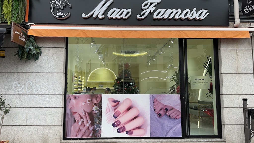 Unas Max famosa — Exterior