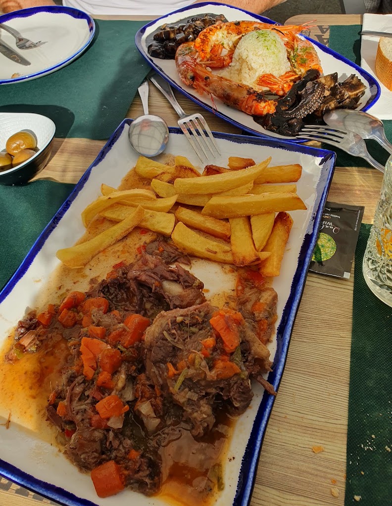 Restaurante El Mirador del Rocio — Comida y bebida