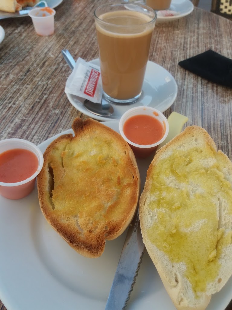 Cafeteria Oli — Cafe
