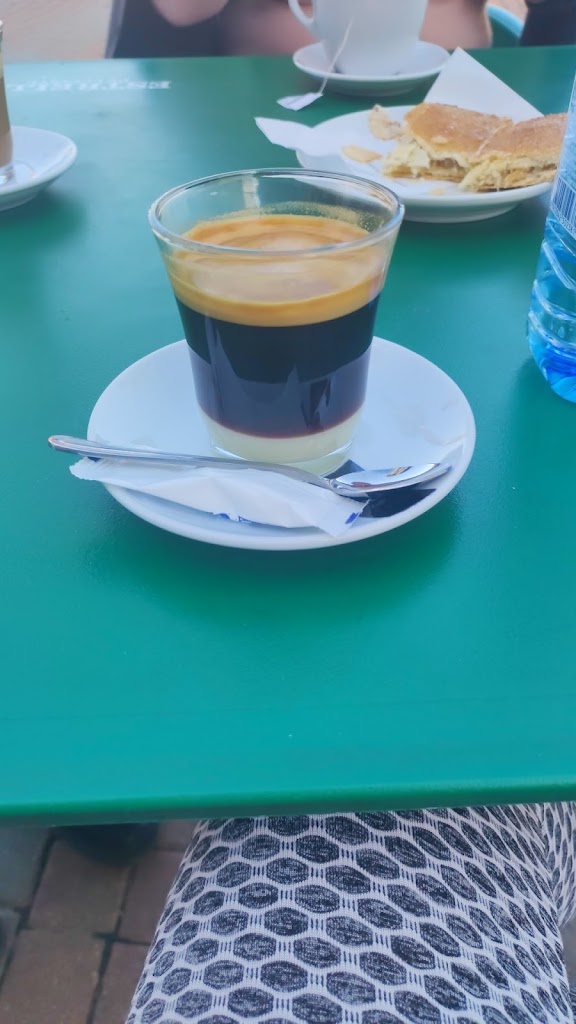 Bar La Bodeguilla — Comida y bebida