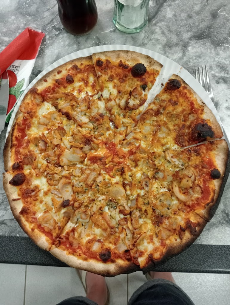 Mister Pizerotto — Comida y bebida