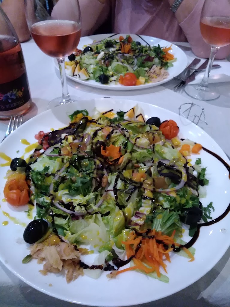 Cafeteria Tripoli — Comida y bebida