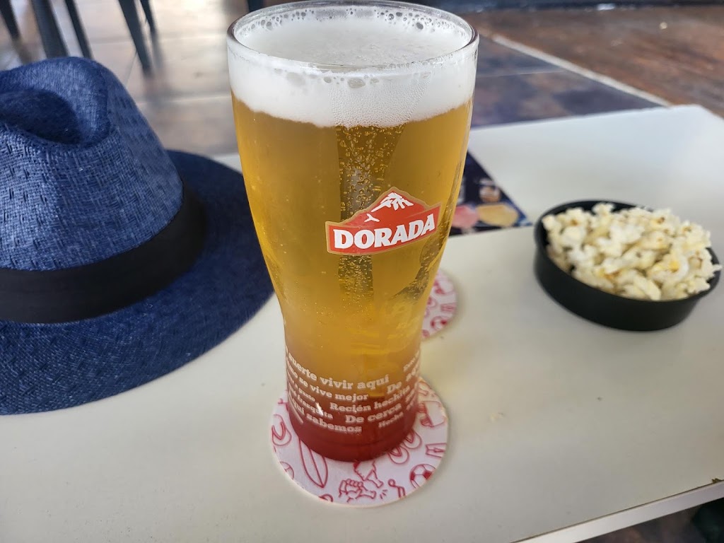 Unique Bar — Comida y bebida