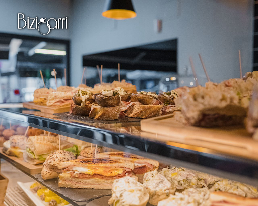 Bar Cafeteria Bizigarri Galdakao- Desayunos - Pintxos - Catering — Ambiente