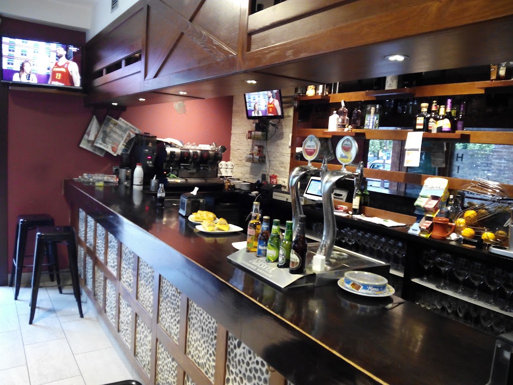Hiru Aldeta Taberna — Ambiente