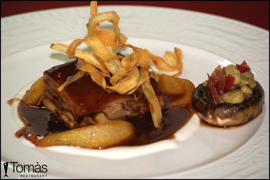 Tomas Restaurant Gastronomico — Comida y bebida
