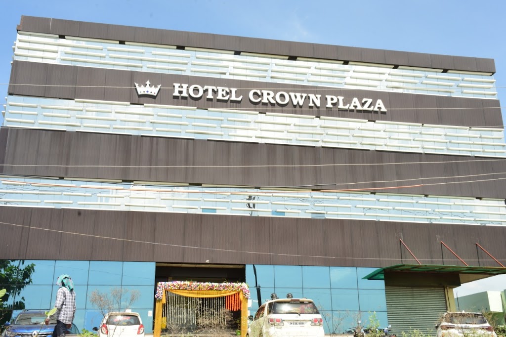 Restro Saffron Hotel Crown Plaza