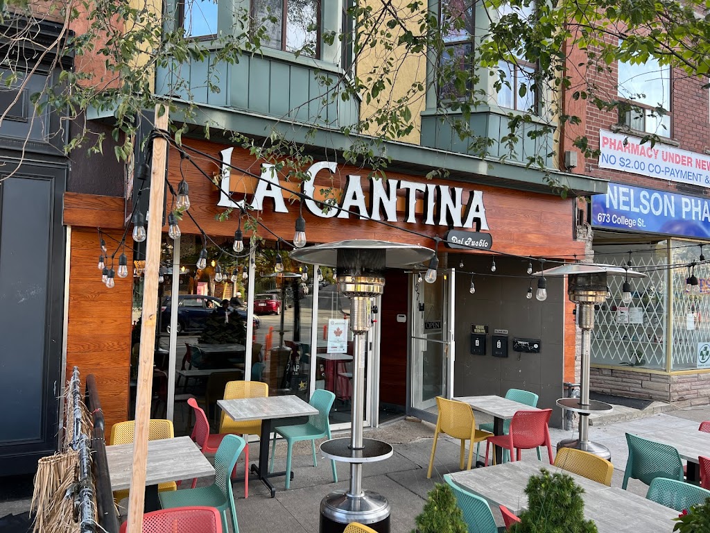 La cantina del pueblo