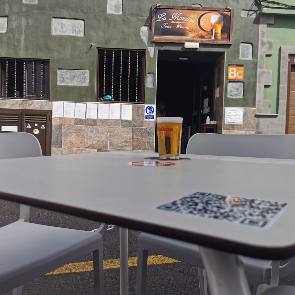 La Moncloa Tasca Pizzeria — Ambiente