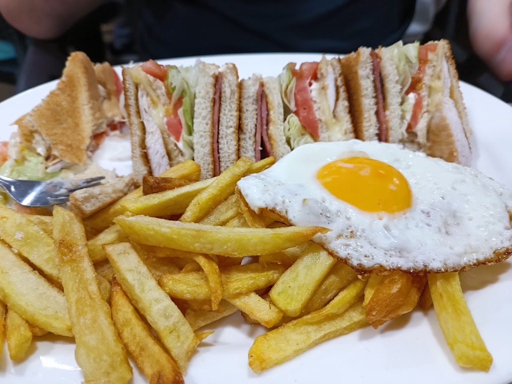 Cerveceria Calatrava — Comida y bebida