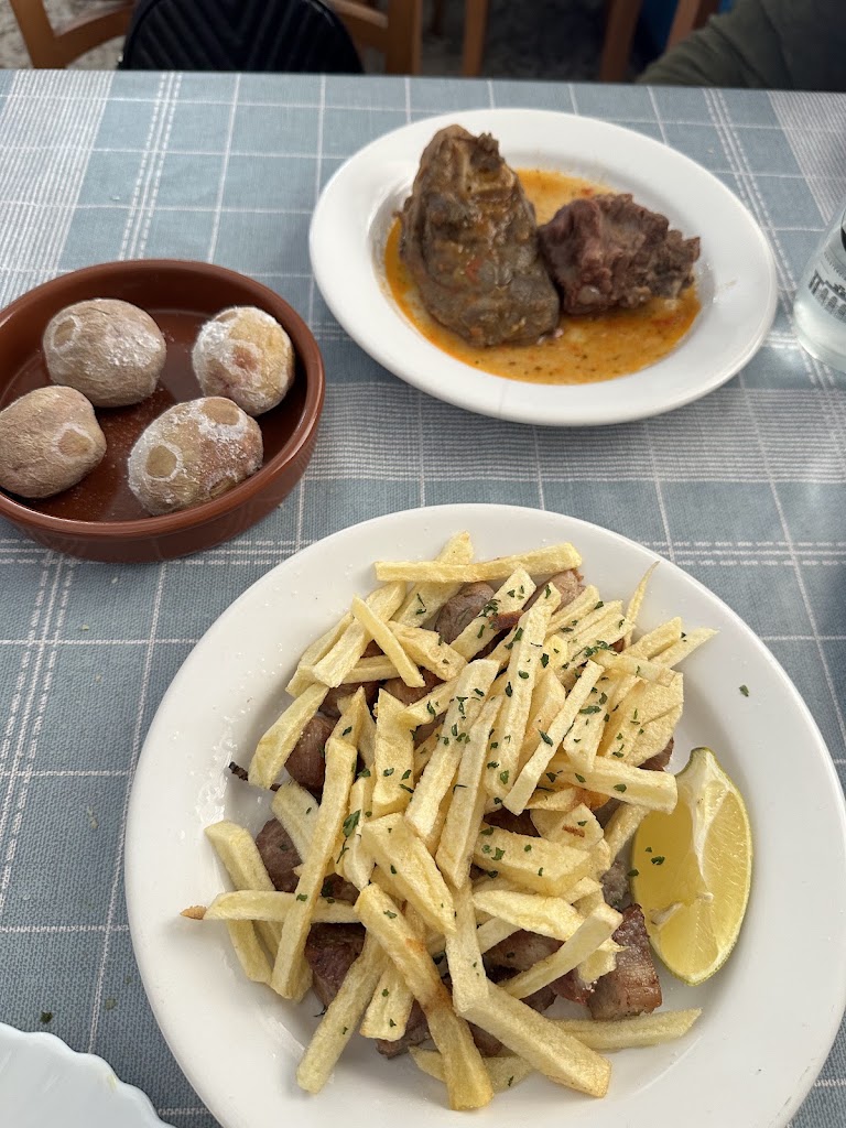 El Chiringuito De San Juan — Comida y bebida