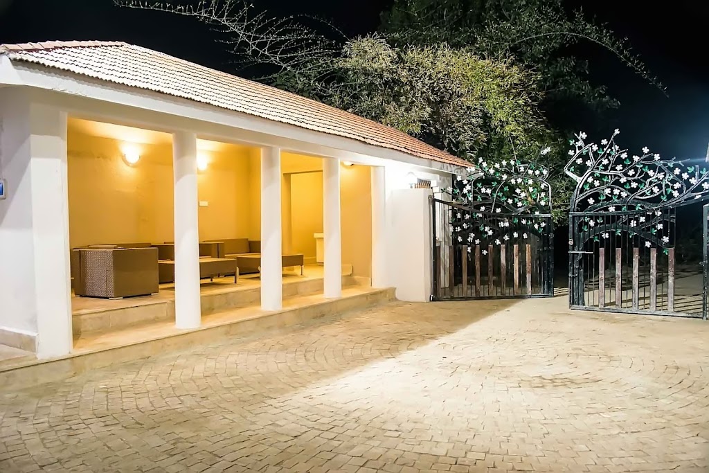 Vraksh Resort