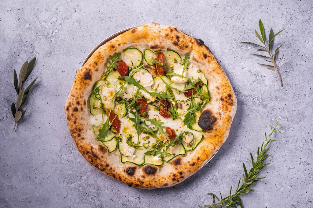 Garden Pizza Igualada — Comida y bebida