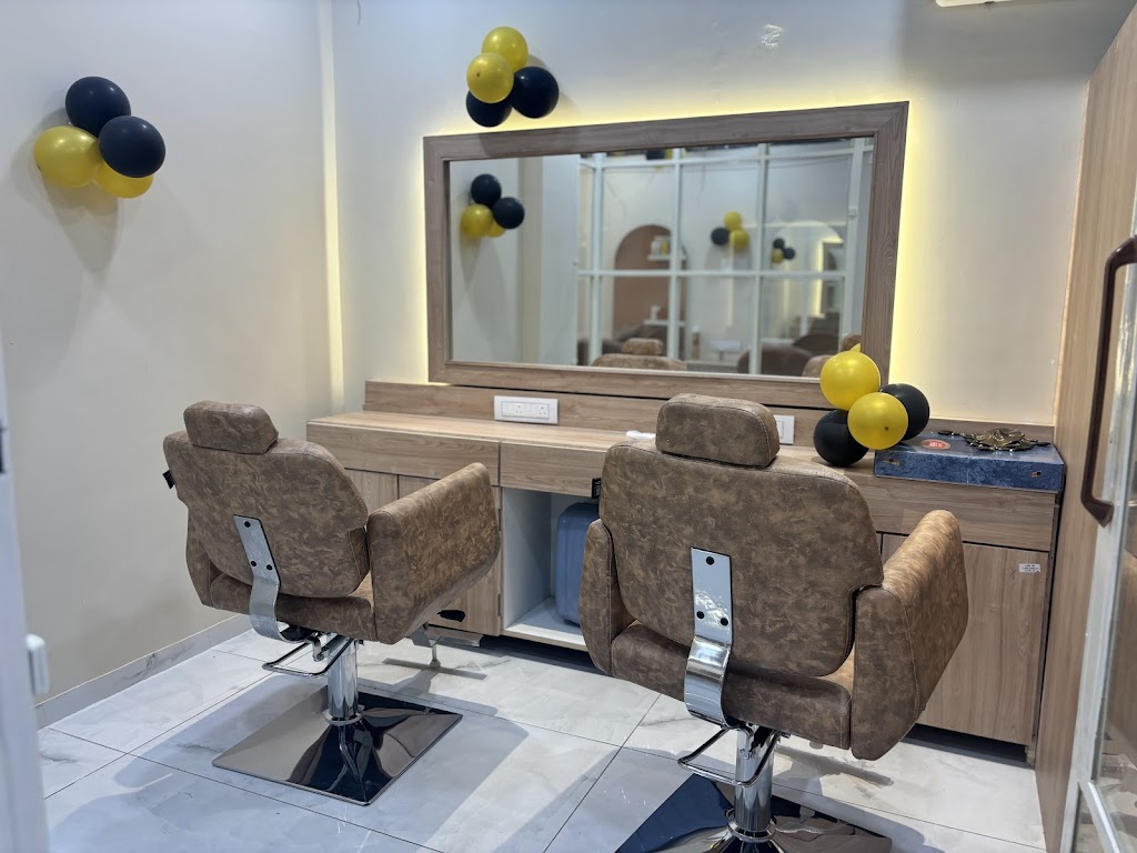 Femelle Salon And Academy