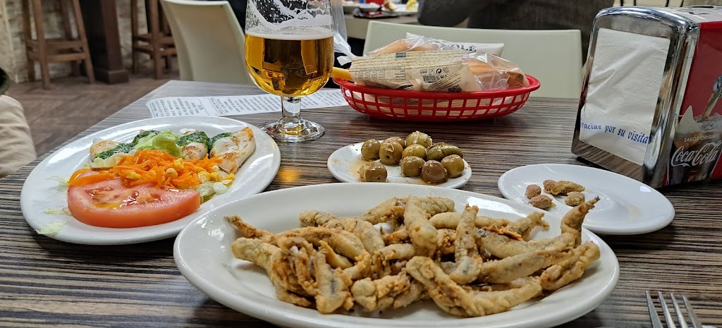 Cerveceria-Cafeteria Jaramillo — Comida y bebida