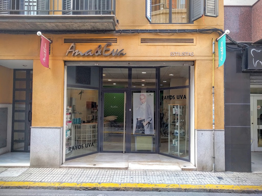 Ana y Eva — Exterior