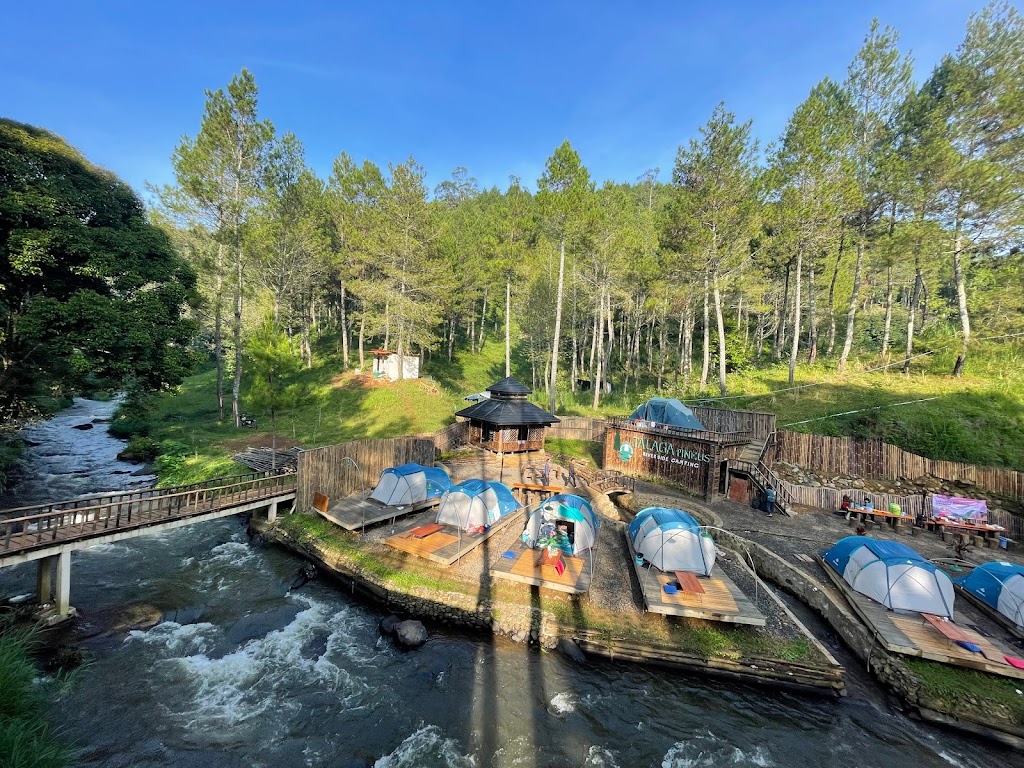 Batu Pineus Riverside