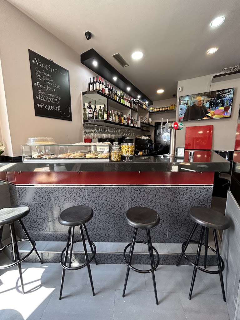 Cafe Bar Paniz — Ambiente