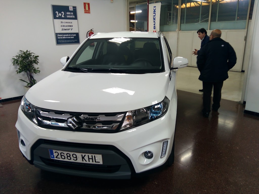 Q4 AUTOMOCION SL / ECO MOBILITY VALLES — Concesionario de automoviles