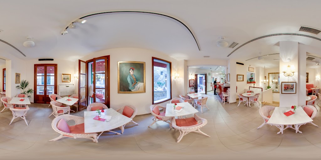 Mari lin Cafe Lounge