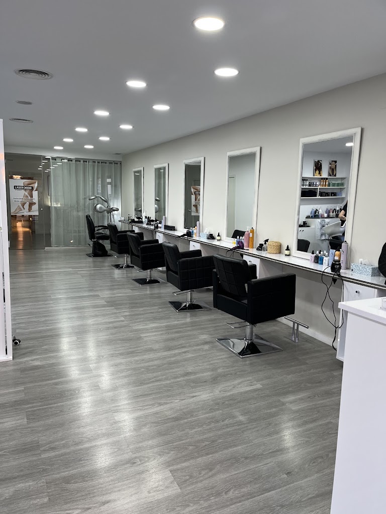 Diferent perruquers salon de belleza — Interior