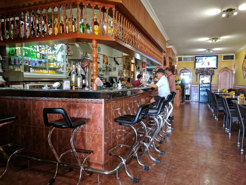 Restaurante Cafeteria Servelyn, multicocina y parrilla grill