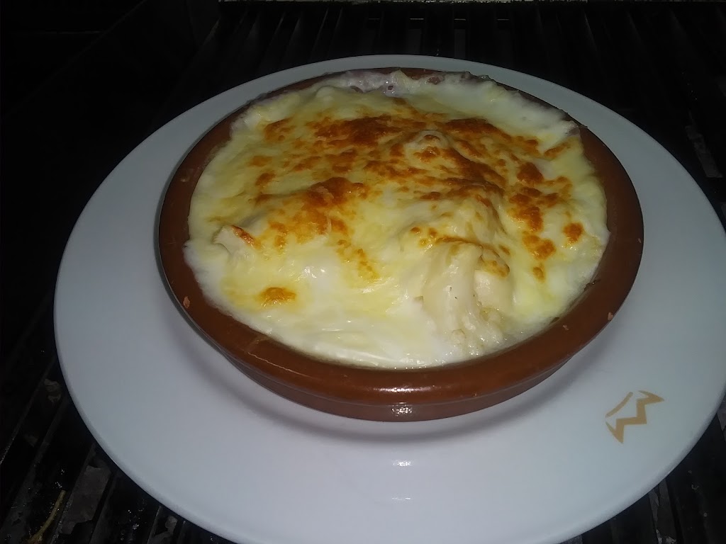 Bar Restaurante Avenida — Comida y bebida