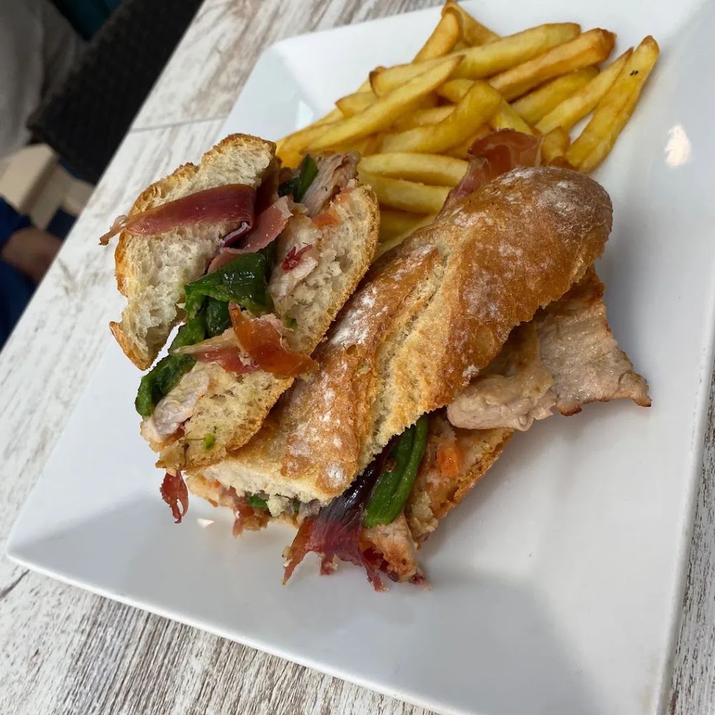Bar por su gracia — Comida y bebida