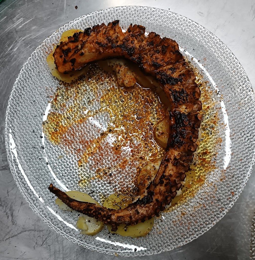 Restaurante Casa Fran — Comida y bebida