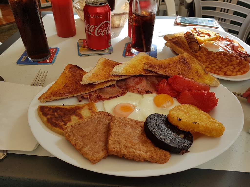 Micky O'Malley's — Comida y bebida
