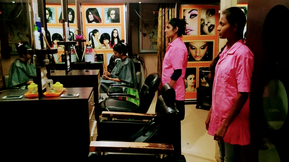 Dfine Beauty Parlour