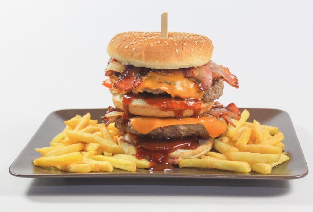 The Bourbon Cafe — Comida y bebida