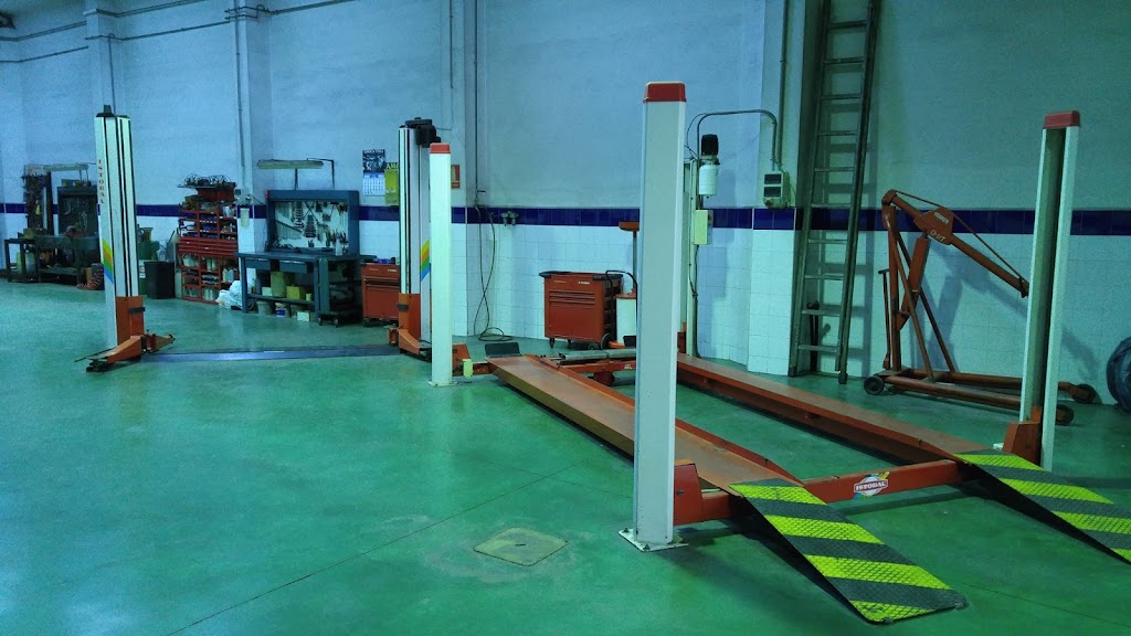 Taller Mecanico Nebot Automocion — Interior