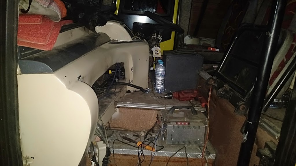 bengkel service mobil mercy bmw toyota eccu panggilan terdekat surabaya