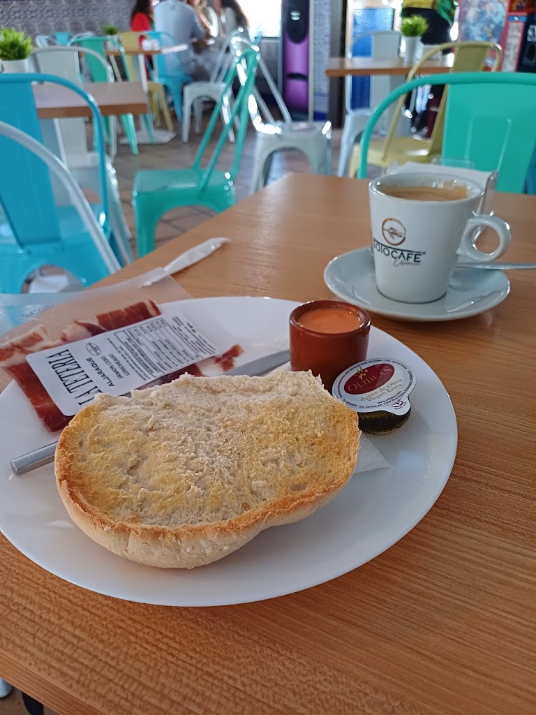 Cafeteria La Teteria — Comida y bebida