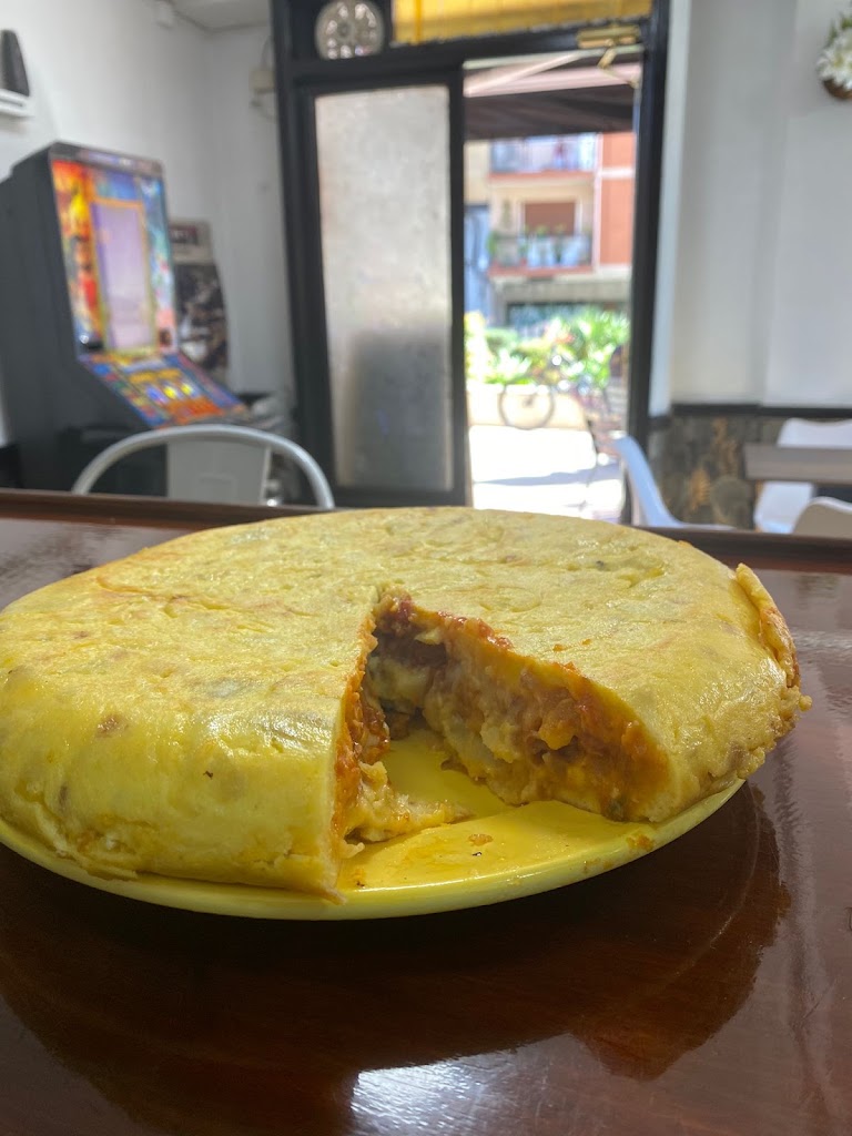 Zugaitz Taberna — Comida y bebida