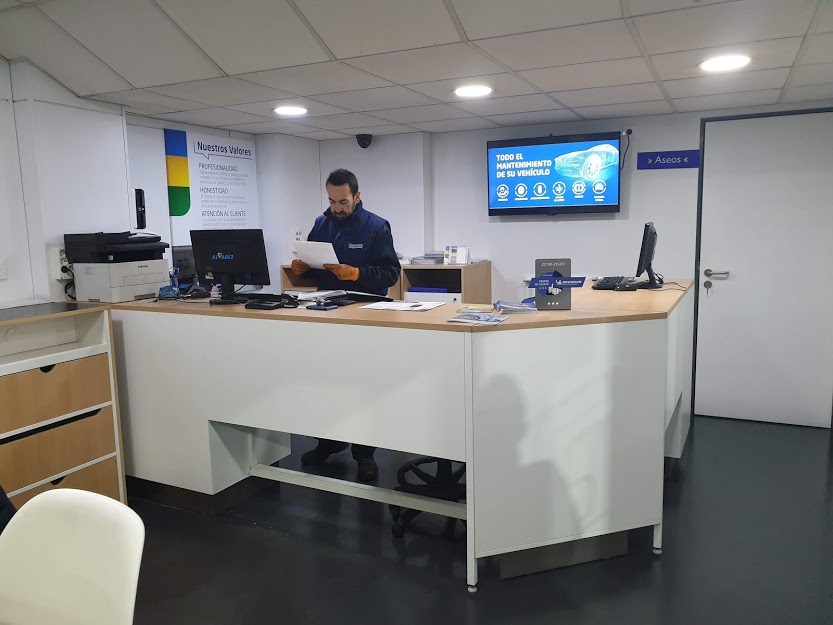 Euromaster Taller Mecanico Neumaticos Vallejo - Tarrega (Las Tablas) — Interior