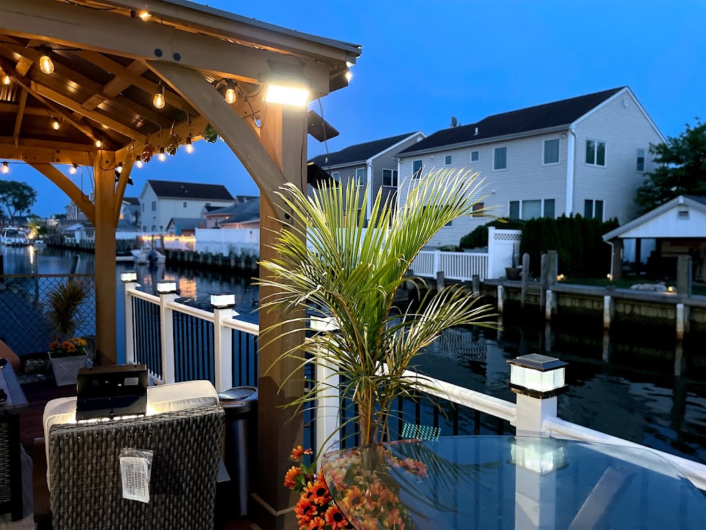 Waterfront Villa Salgado New York