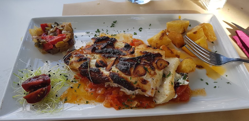 Restaurante El Garrofer de la pena — Comida y bebida