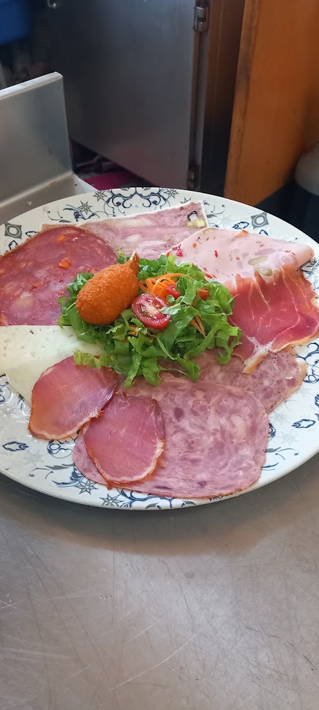 Restaurant La Tasqueta — Comida y bebida