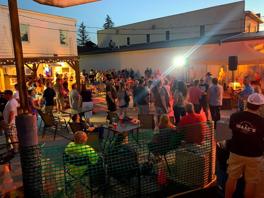  Isaac's Sports Bar & Grill - New Holstein