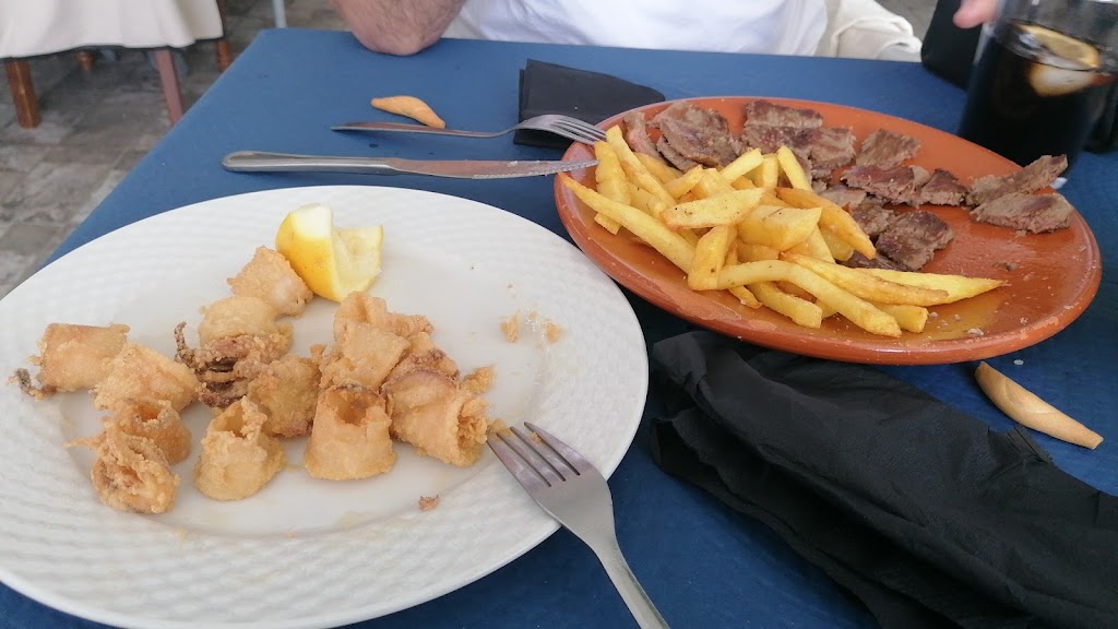 Bar Restaurante Maruja Limon — Comida y bebida