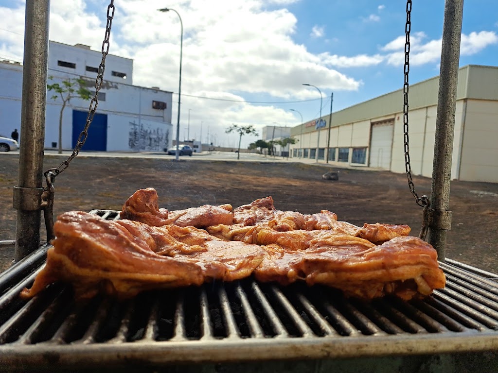 Cuatro Hojas — Comida y bebida