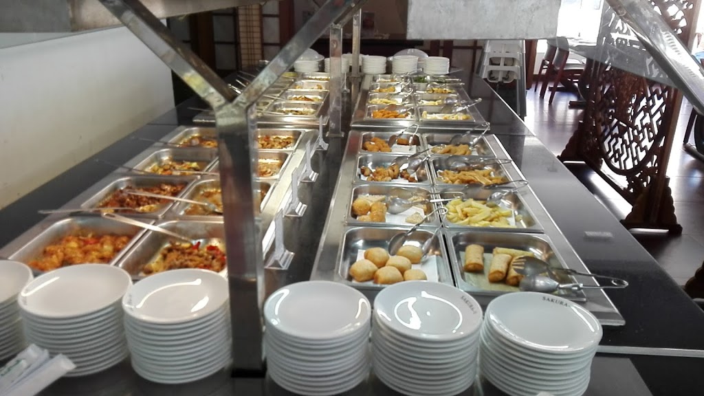Restaurante Sakura V — Comida y bebida