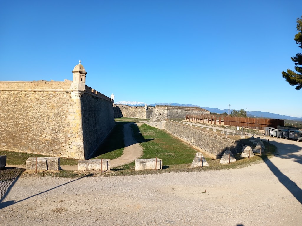 Subida a la puerta del Castillo