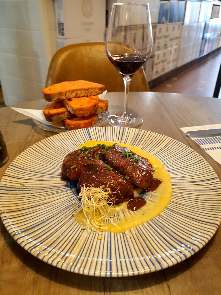 Vins i Tapes Galileu — Comida y bebida