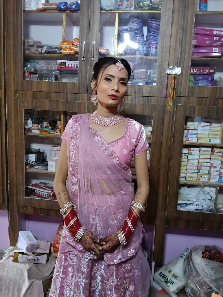 Tripti Beauty Parlour