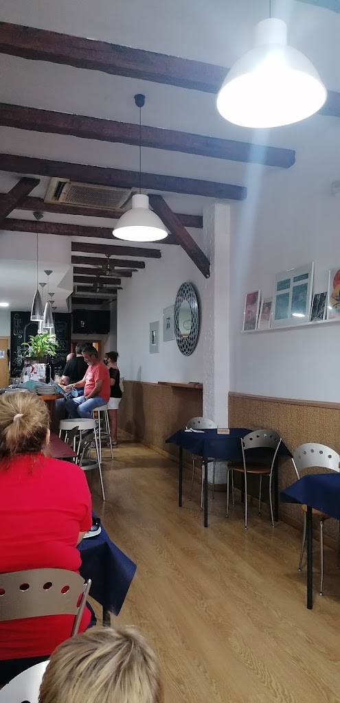 REX Tapas y Vinos — Ambiente
