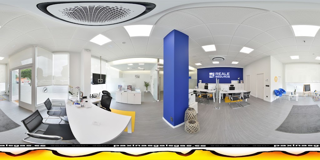 Reale Seguros Ponteareas - Segurpino — Street View y 360deg